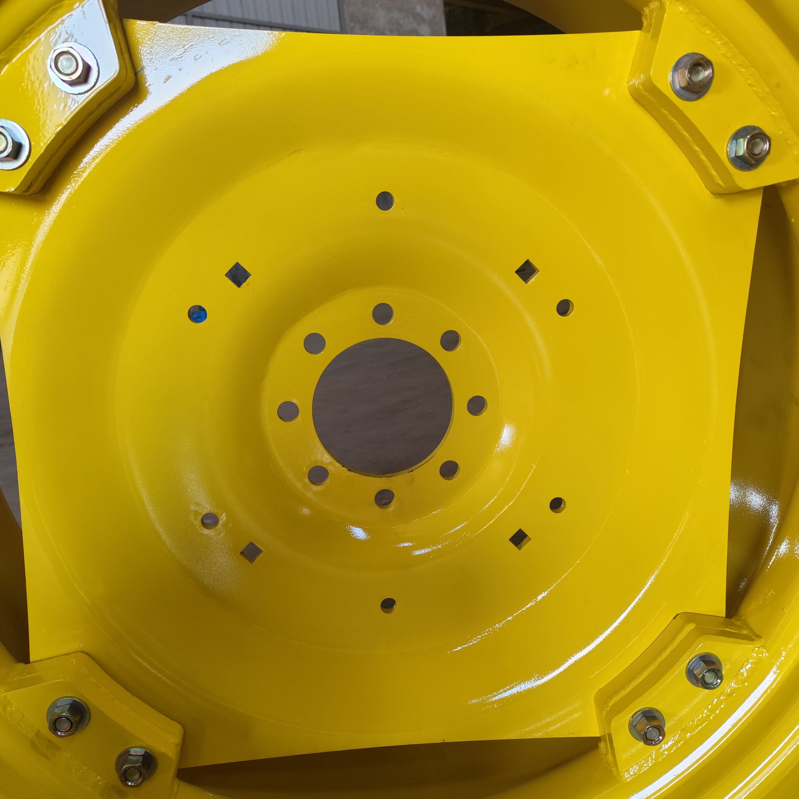 Aro de acero personalizado para tractor 16x36